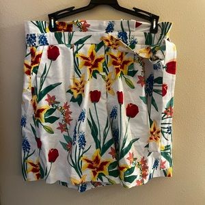 7th avenue New York & co. Floral printed shirts. With belt ties to side. Size 8